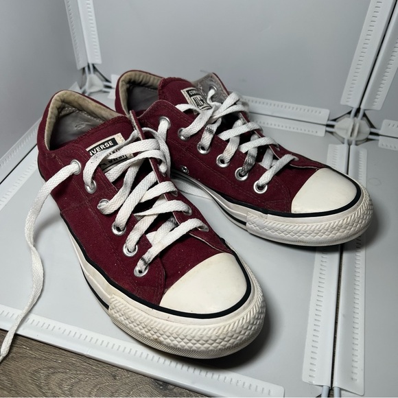 CONVERSE ALL STAR Burgundy Red Brand Sneakers Womens Sz 7 - Picture 1 of 12
